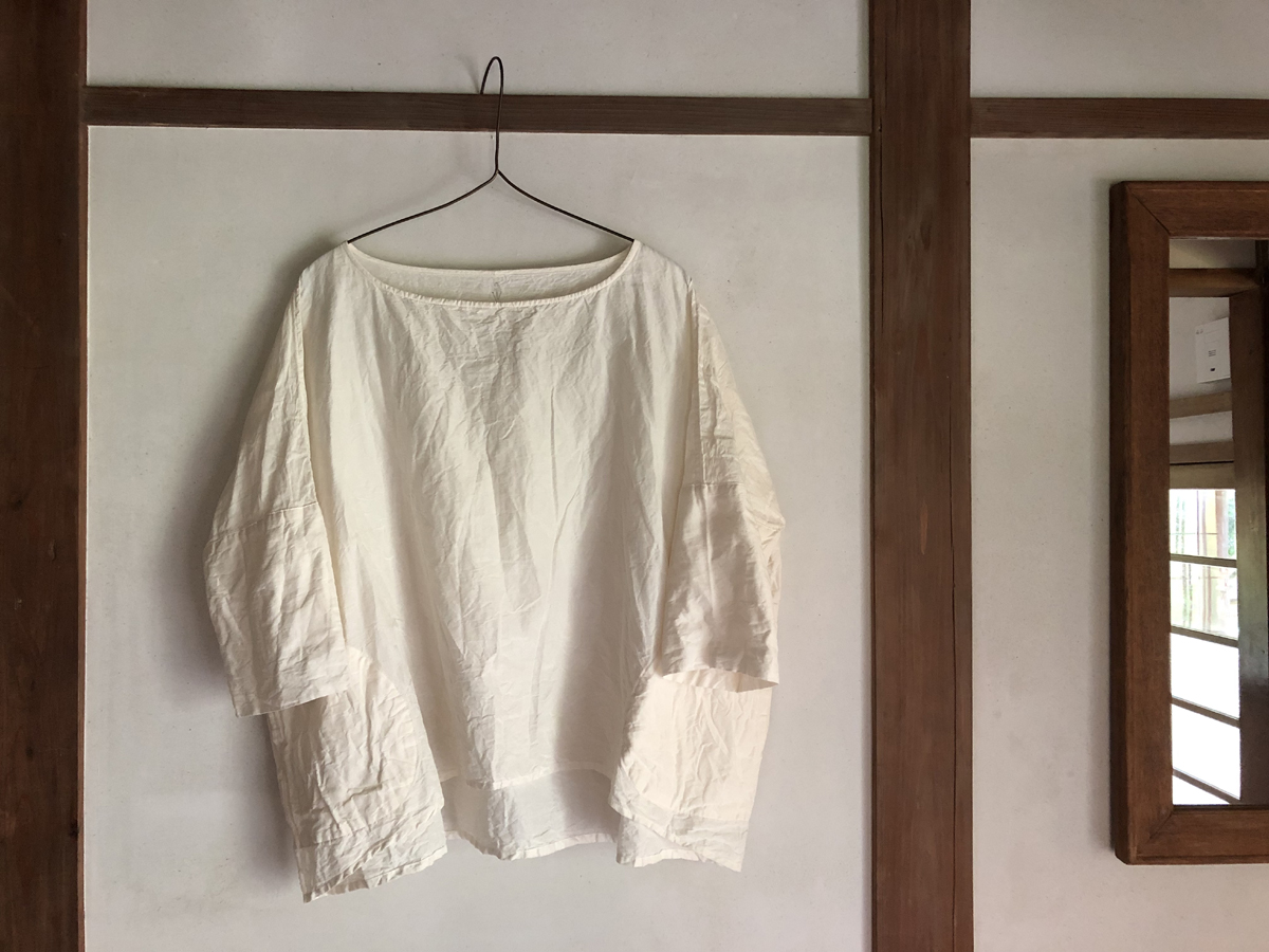 Camisa type2　白のみ20枚限定にて作りました。前が少し短めになり生地も薄く7分袖になります。