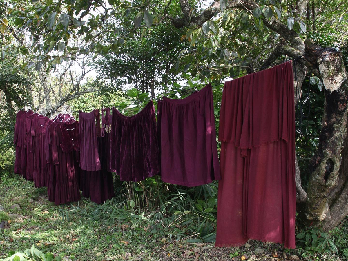 マキマロの葡萄色のお洋服が週末に納品予定です。