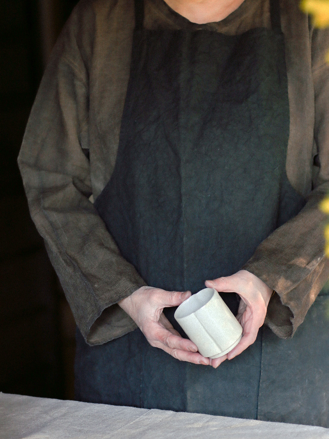 <a href="https://catalog.natsutsubaki.com/2026/02/cross_apron/" target="_blank" rel="noopener">ユニセックスでお使い頂けるクロスエプロンです。</a>