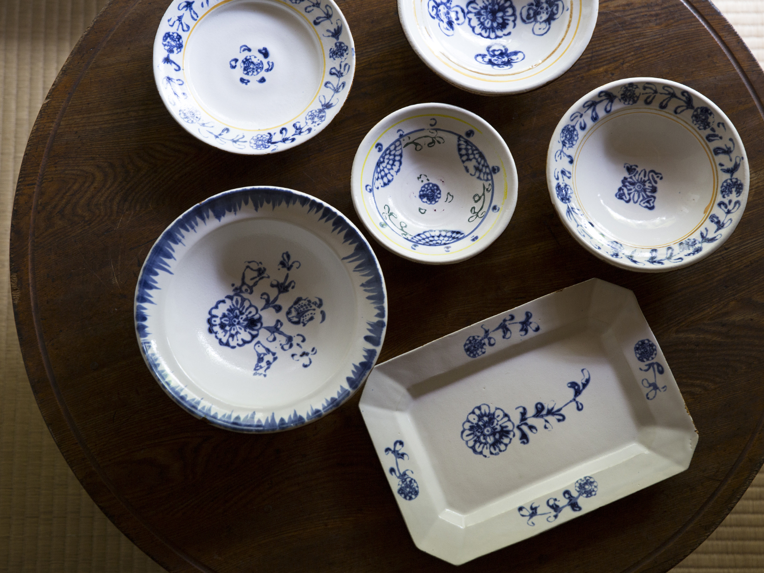 伊藤 聡信さん作品をご紹介します。白釉印判のお皿と鉢です。<br><br>※完売致しました