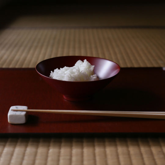 <a href="https://catalog.natsutsubaki.com/category/lacquer/kamata/" target="_blank" rel="noopener">鎌田克慈さんの飯椀です。</a>