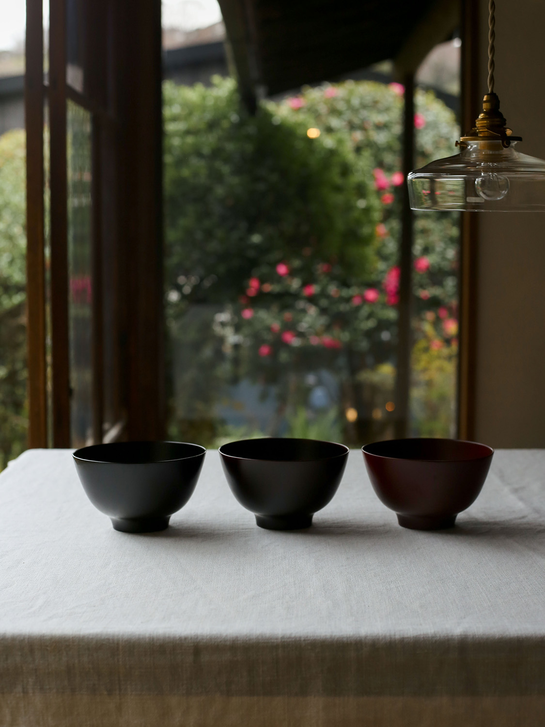 <a href="https://catalog.natsutsubaki.com/category/lacquer/kamata/" target="_blank" rel="noopener">鎌田克慈さんの小どんぶりです。</a>