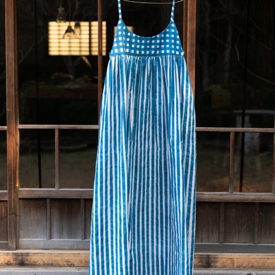 <a href="https://catalog.natsutsubaki.com/tag/muni/" target="_blank" rel="noopener">ブロックプリントの手作業が愛おしい、muni*のStri Dressです。</a>