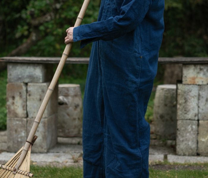 <a href="https://catalog.natsutsubaki.com/category/clothes/muni_c/" target="_blank" rel="noopener">muni*さんのKarkhana Suitです。</a>