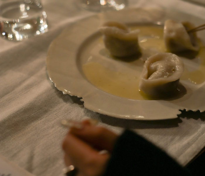 <a href="https://catalog.natsutsubaki.com/category/metal/nijiiro/" target="_blank" rel="noopener">nijiiroさんのリム皿 白です。</a>