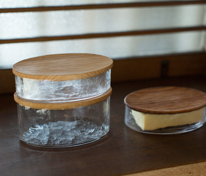 加藤良行さんのオーバルボックスです。バターや少量のおかずを保管するのに便利です。